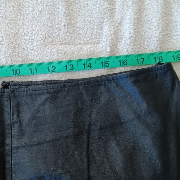 CLEARANCE SALE!! Newport News Black Leather Mini Skirt Size 18 - Picture 7 of 7